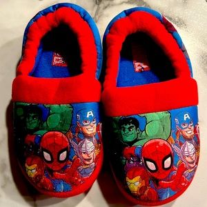 Boys marvel slippers